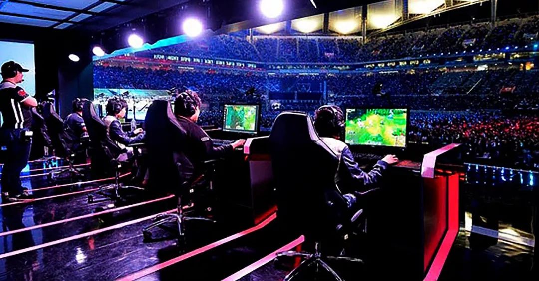 随着足球比 随着足球比