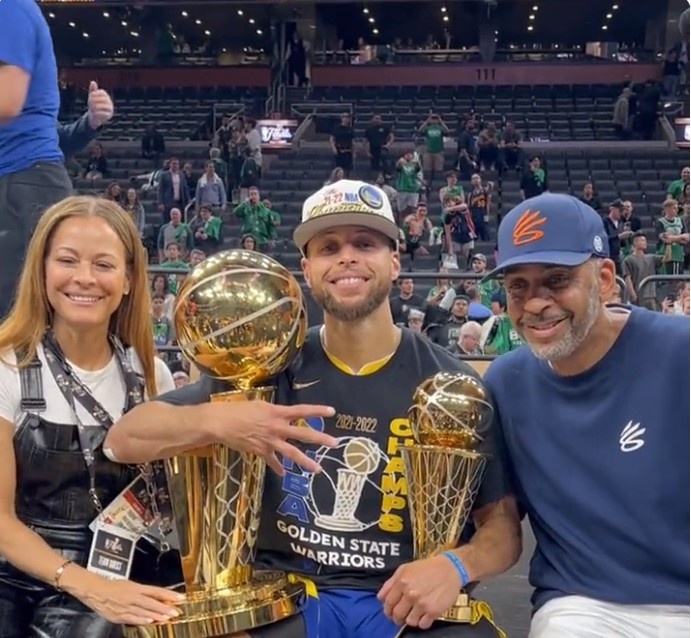 热刺领跑伊 热刺领跑伊